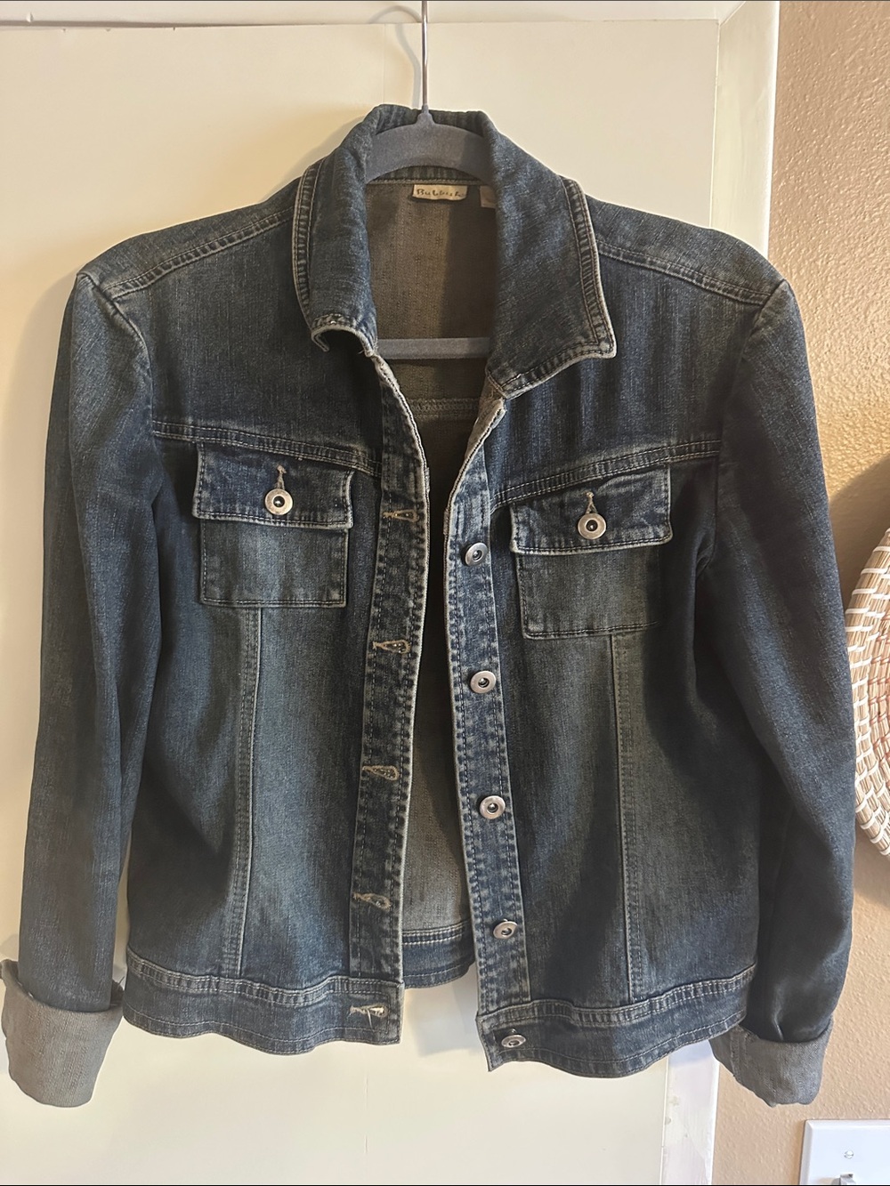 Classic Vintage Look Women's Denim Jacket - Blue